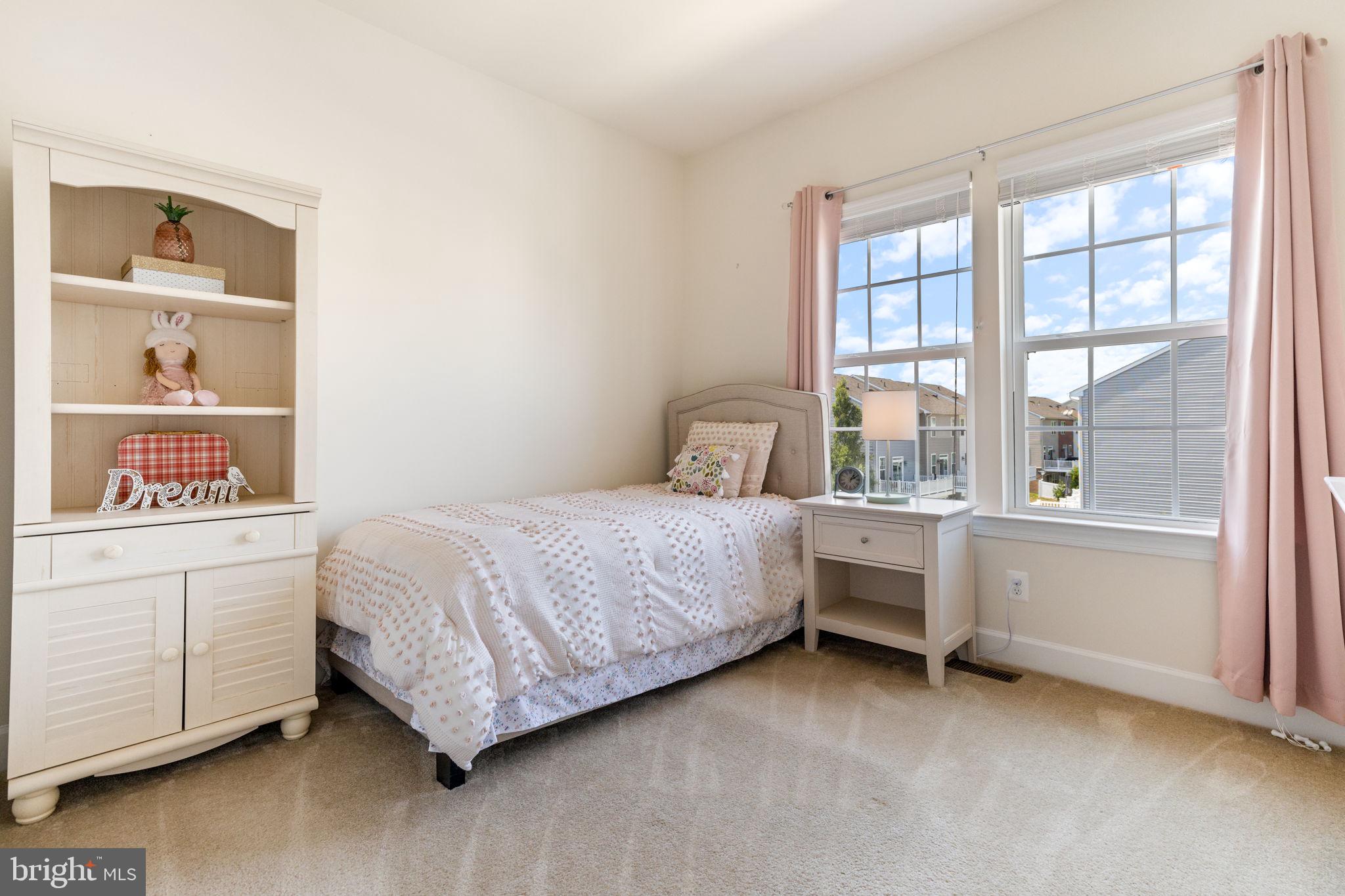 BRADLEY SQUARE - Residential