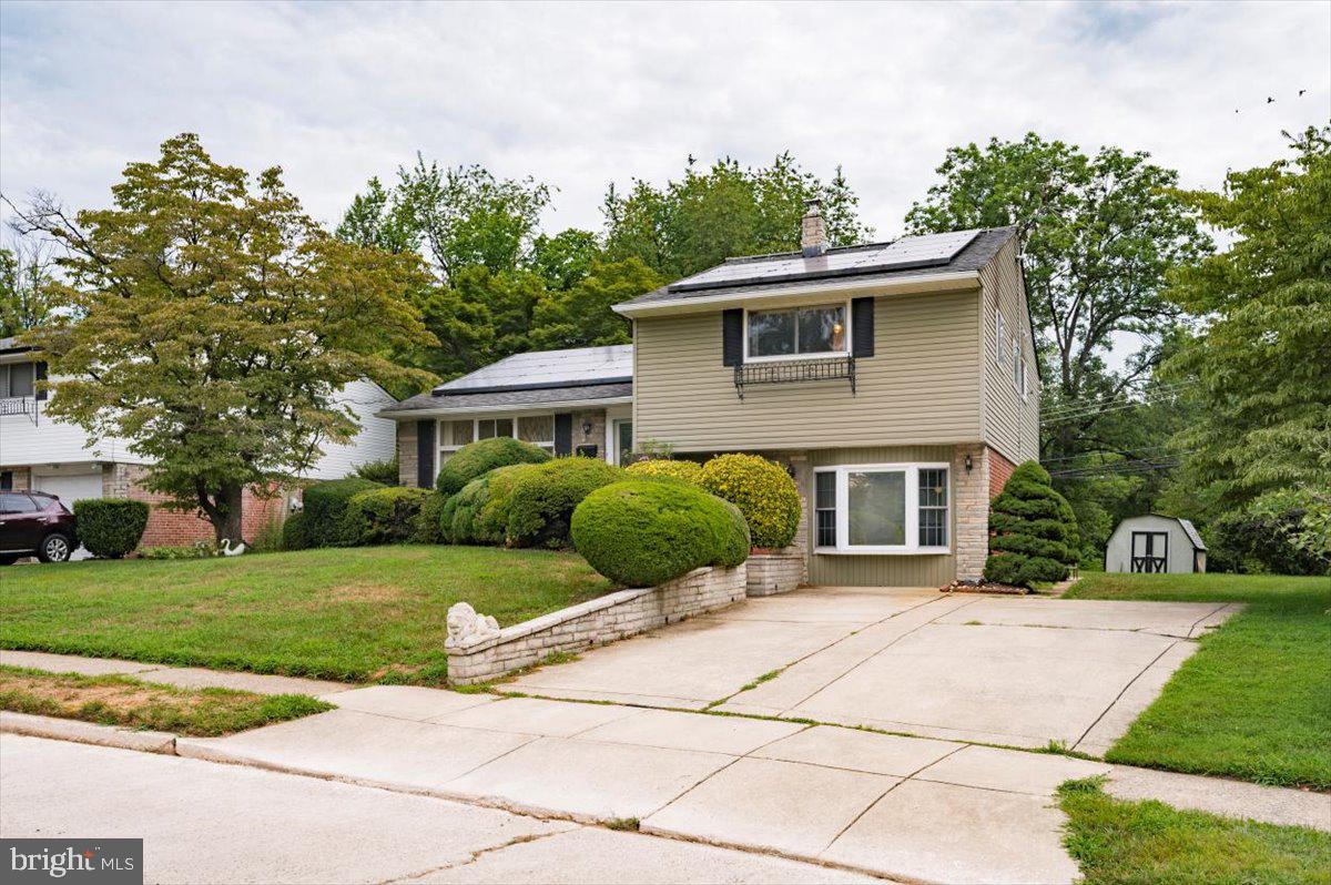 GLADSTONE MANOR - Residential