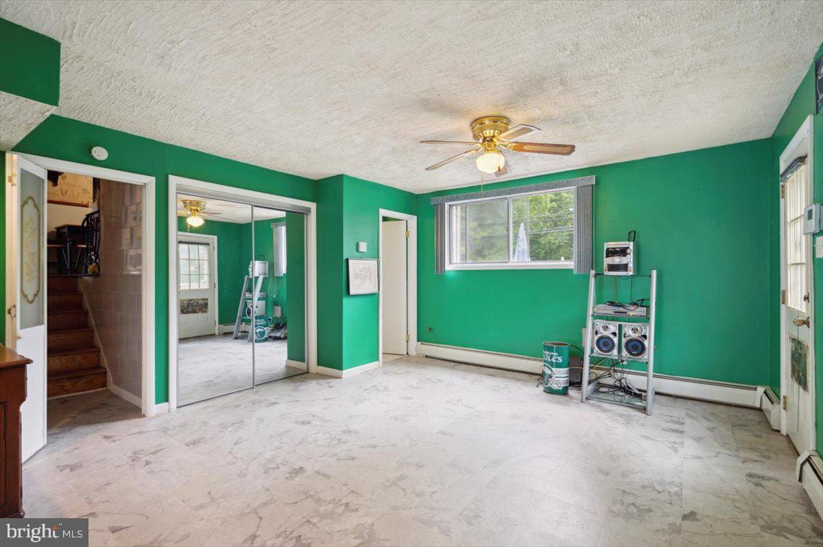 GLADSTONE MANOR - Residential