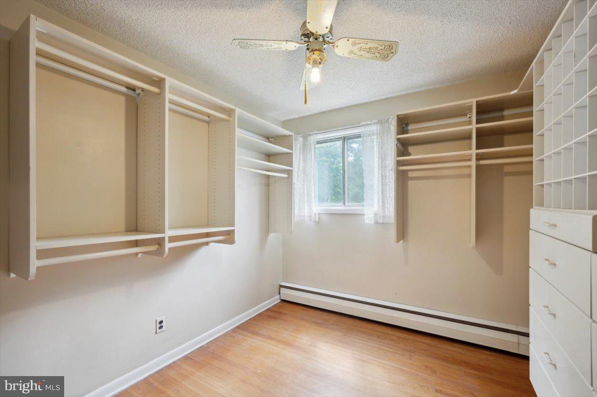 GLADSTONE MANOR - Residential