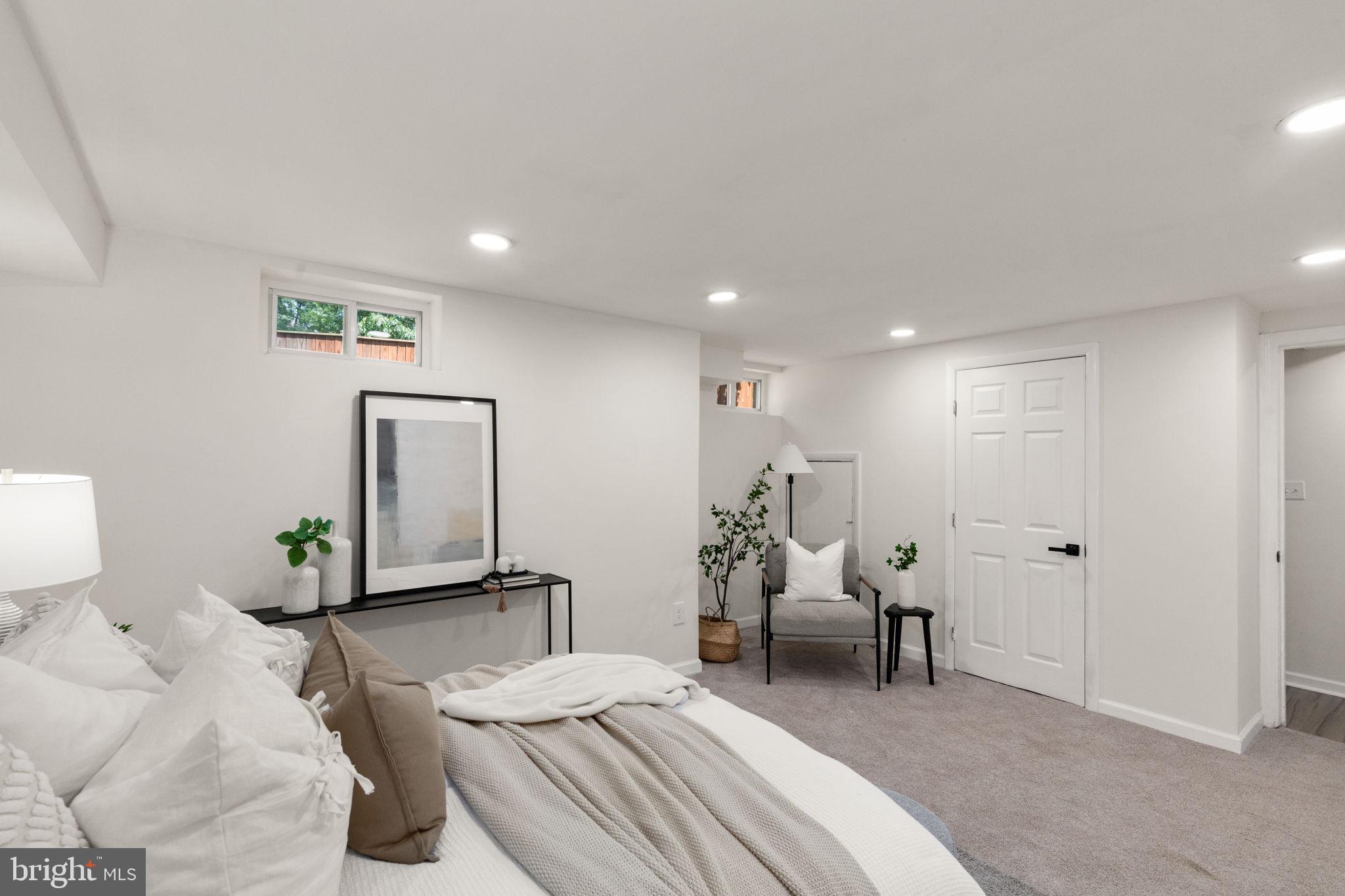 MOUNT WASHINGTON - Residential