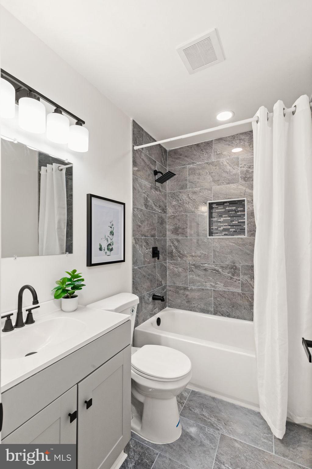 MOUNT WASHINGTON - Residential