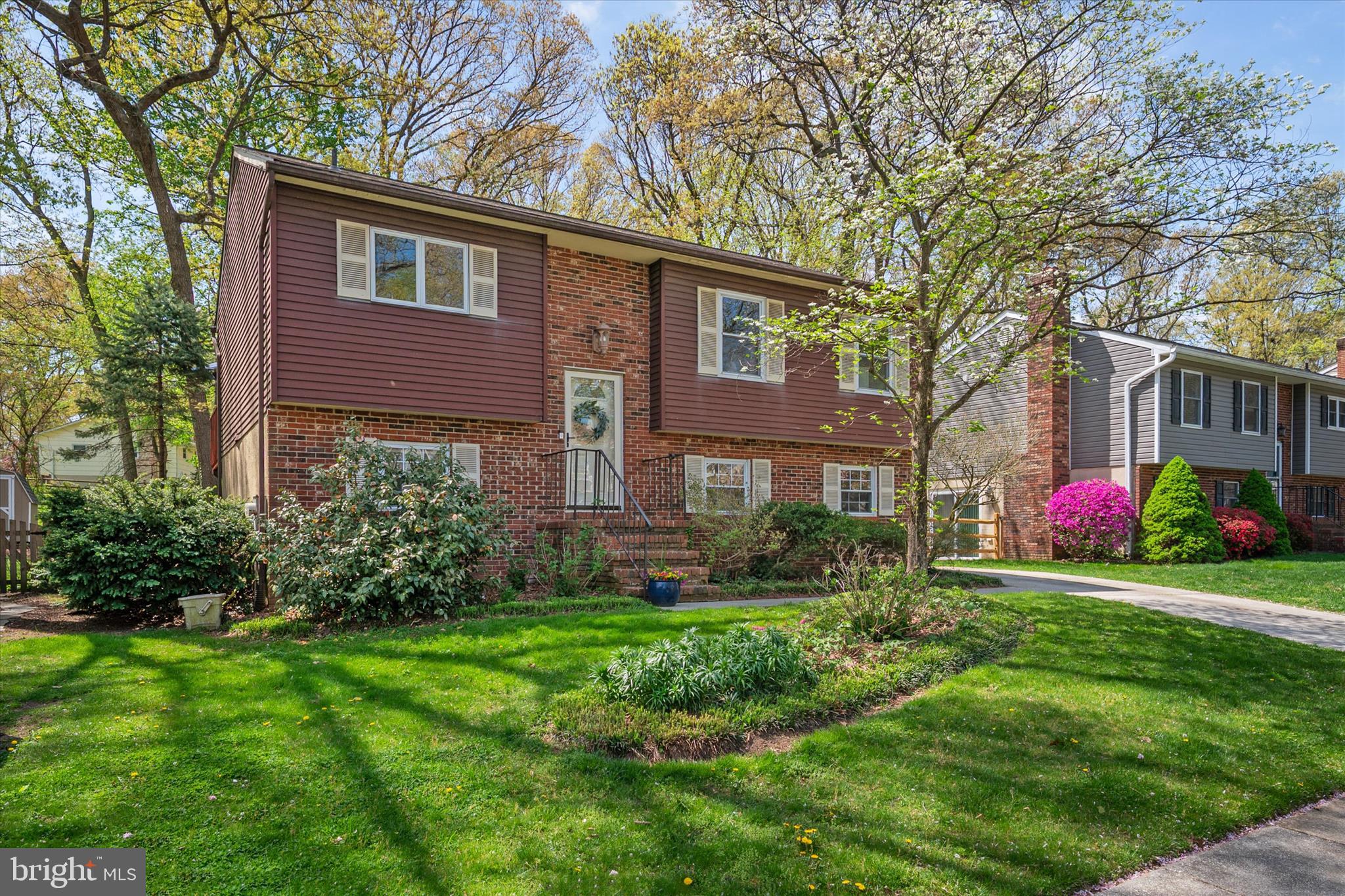 523 BENFOREST DRIVE W