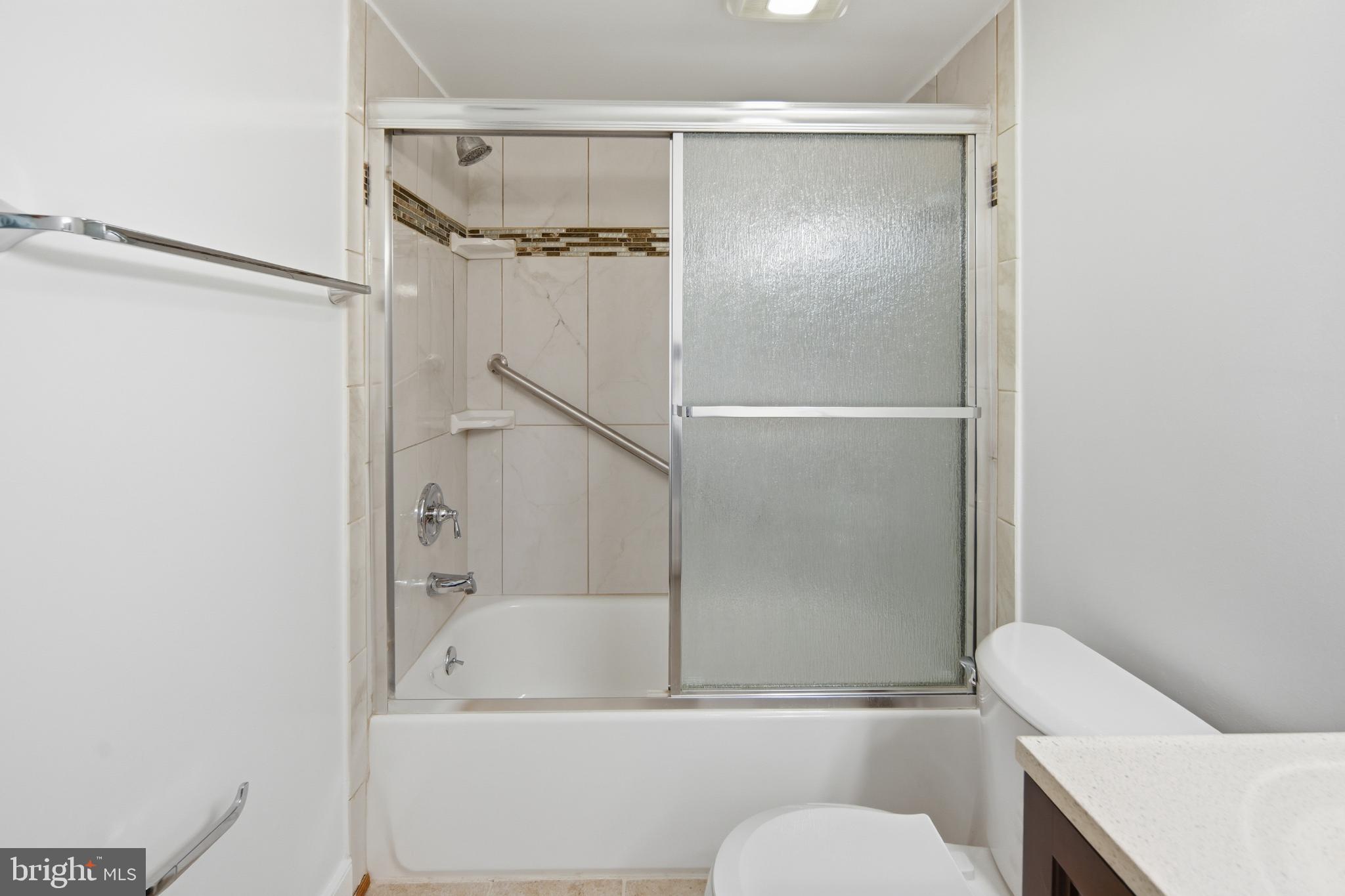 HERITAGE COURT - Residential