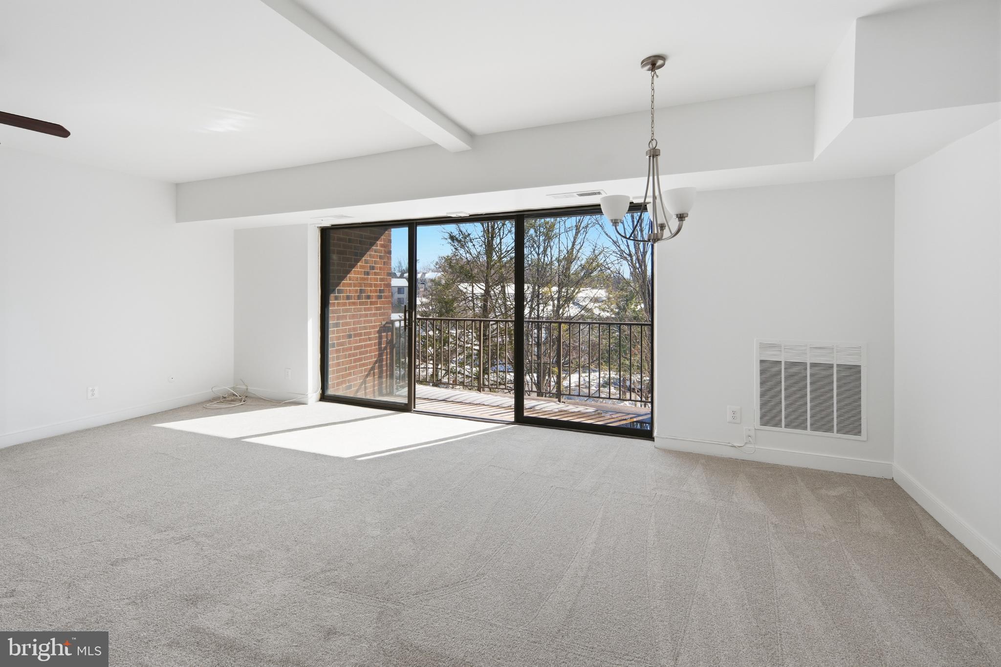 HERITAGE COURT - Residential