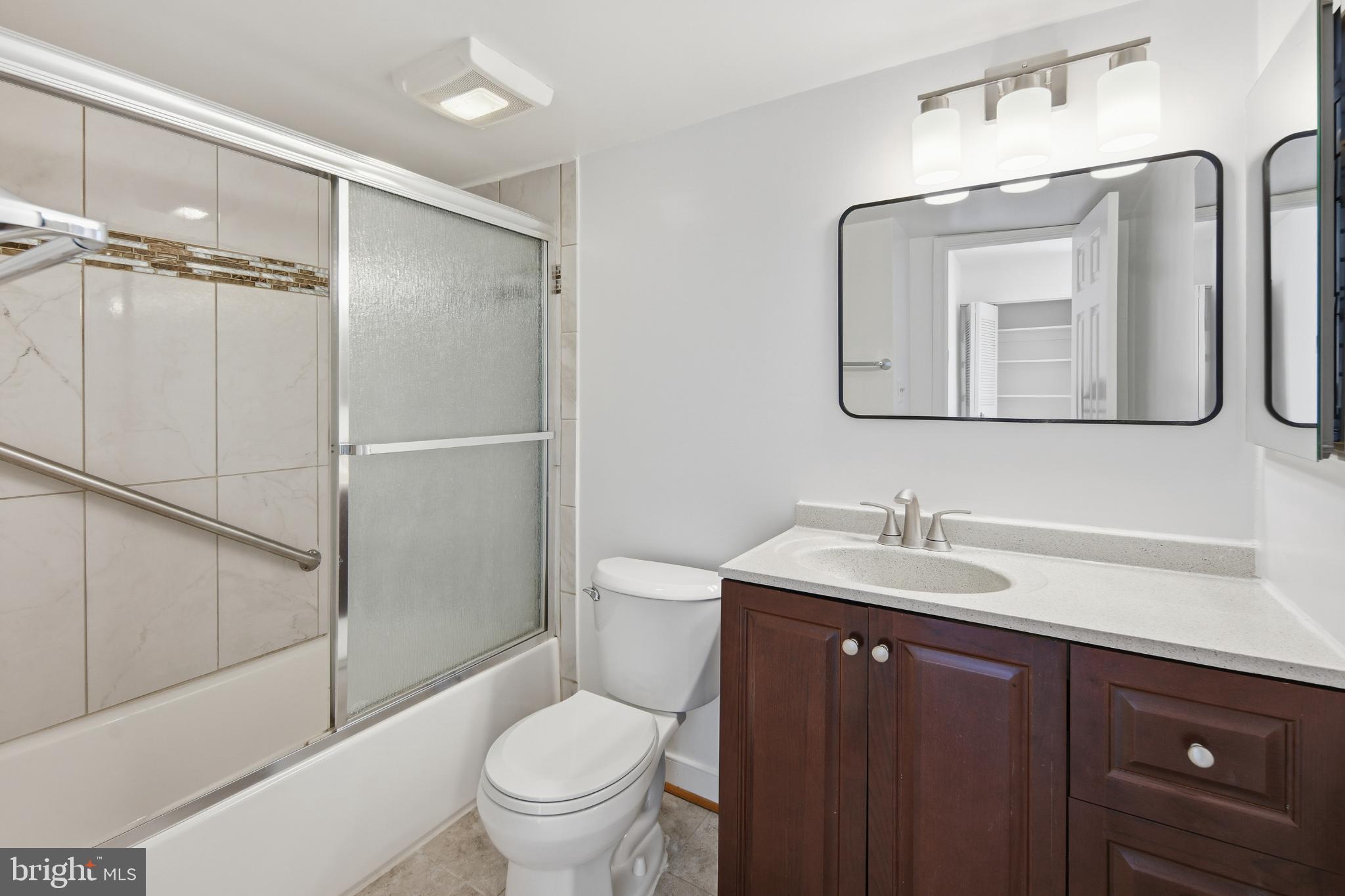 HERITAGE COURT - Residential