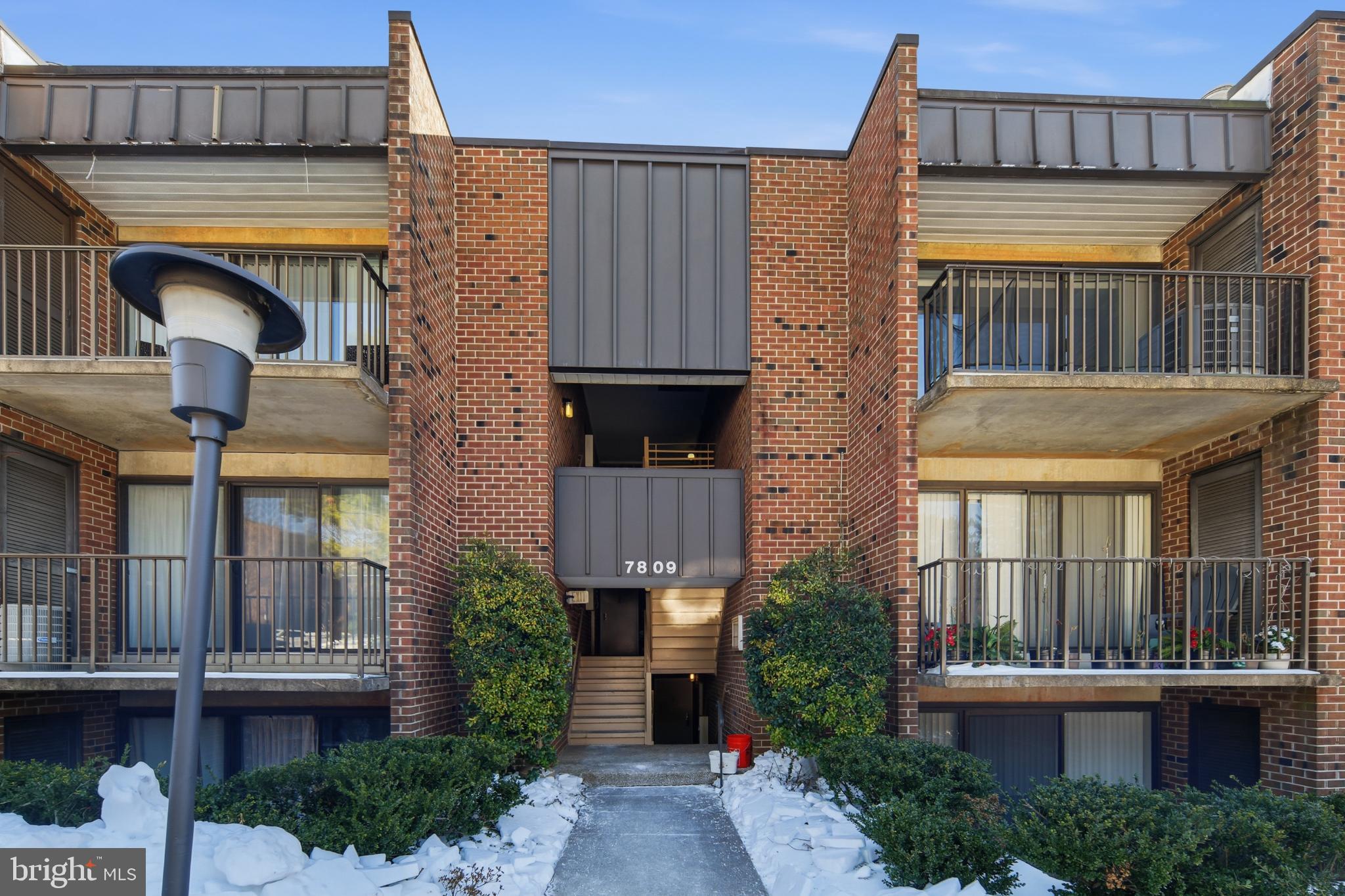 HERITAGE COURT - Residential