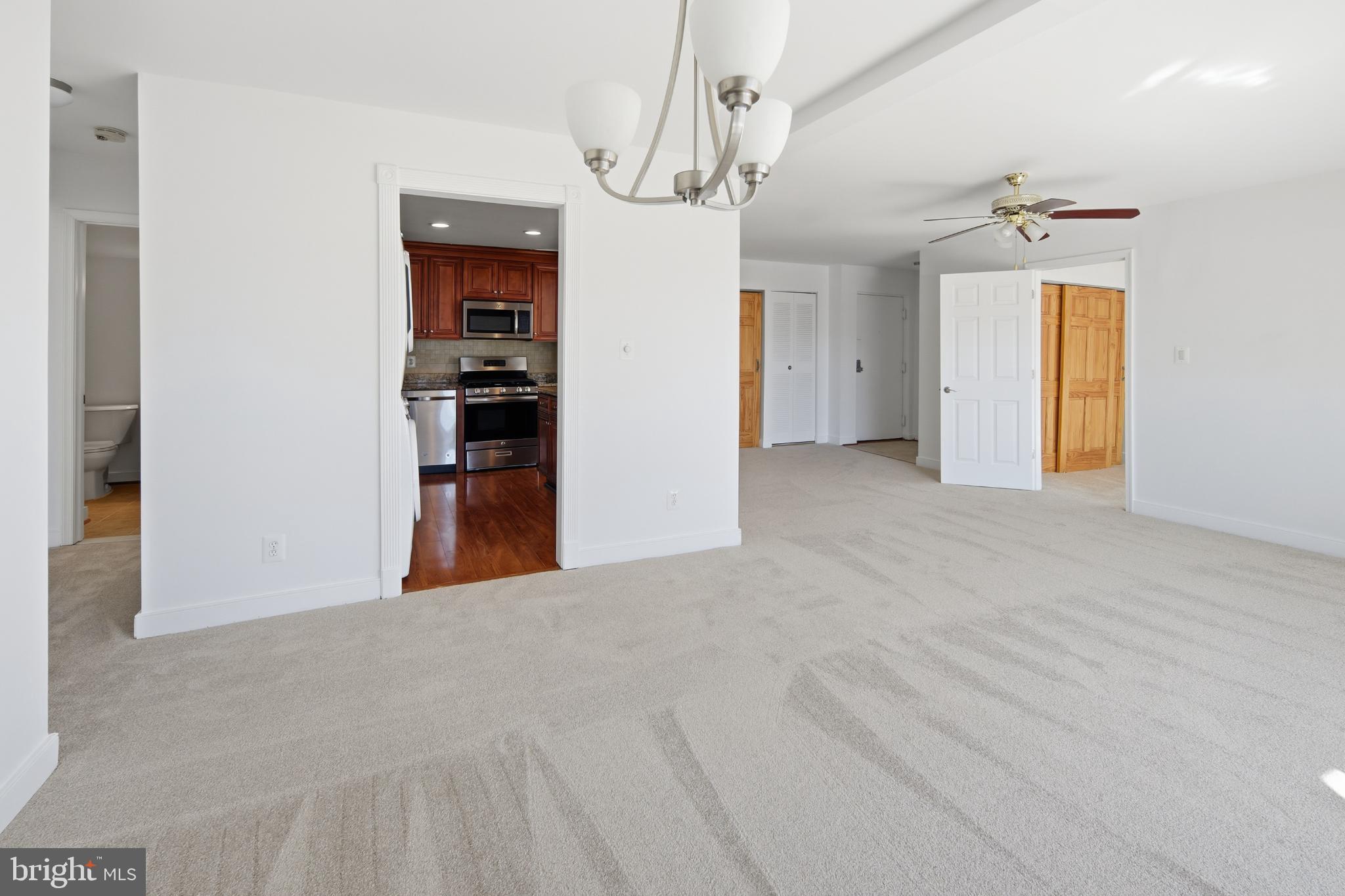 HERITAGE COURT - Residential