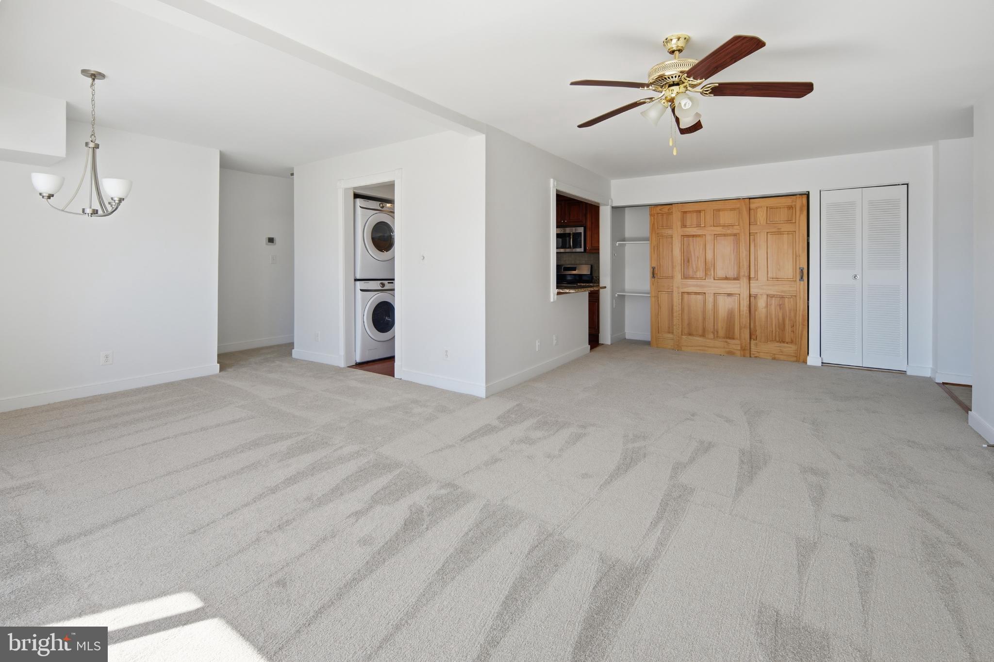 HERITAGE COURT - Residential