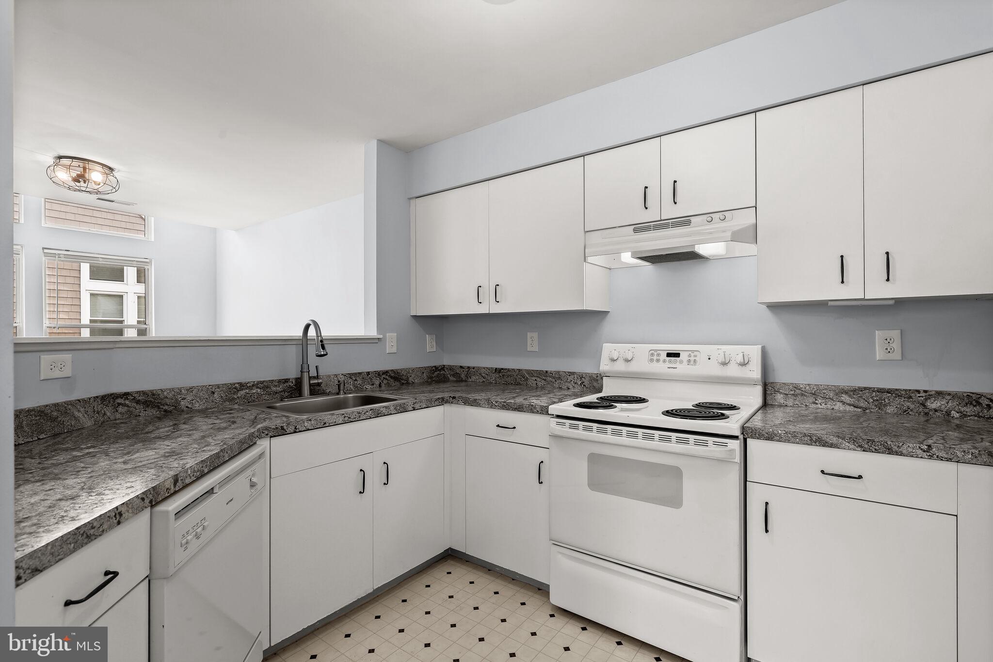 WOODLAND VILLAGE - Residential