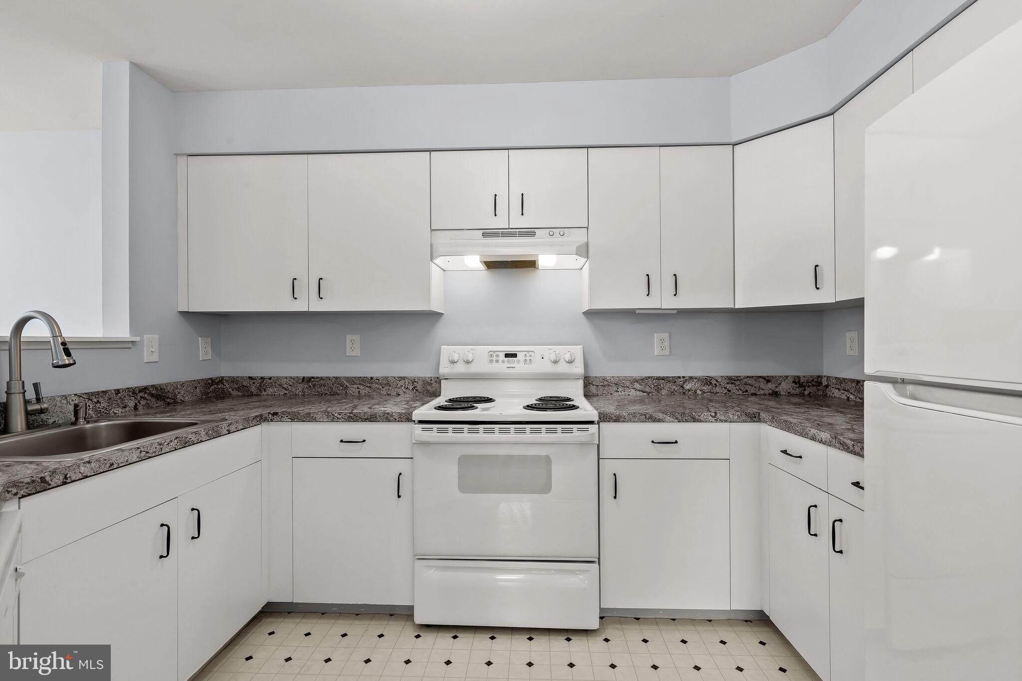 WOODLAND VILLAGE - Residential