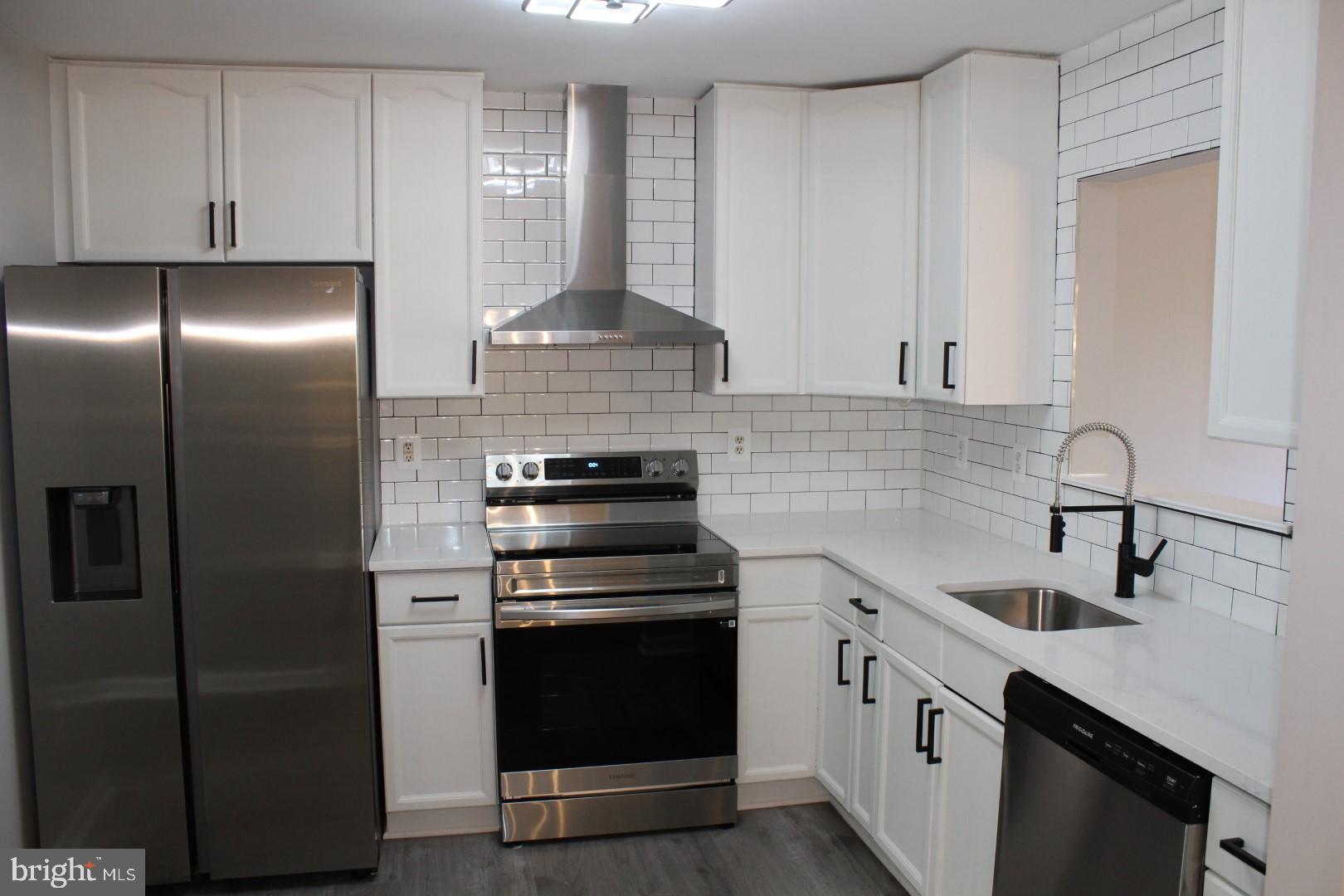 WHISPERING RIDGE - Residential