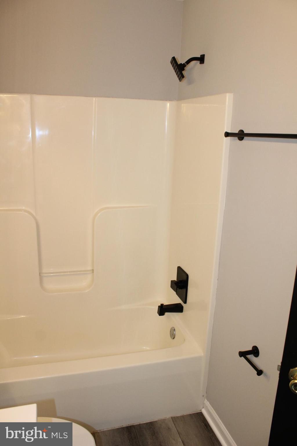 WHISPERING RIDGE - Residential