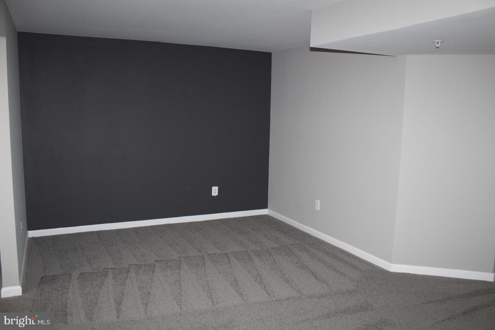 WHISPERING RIDGE - Residential