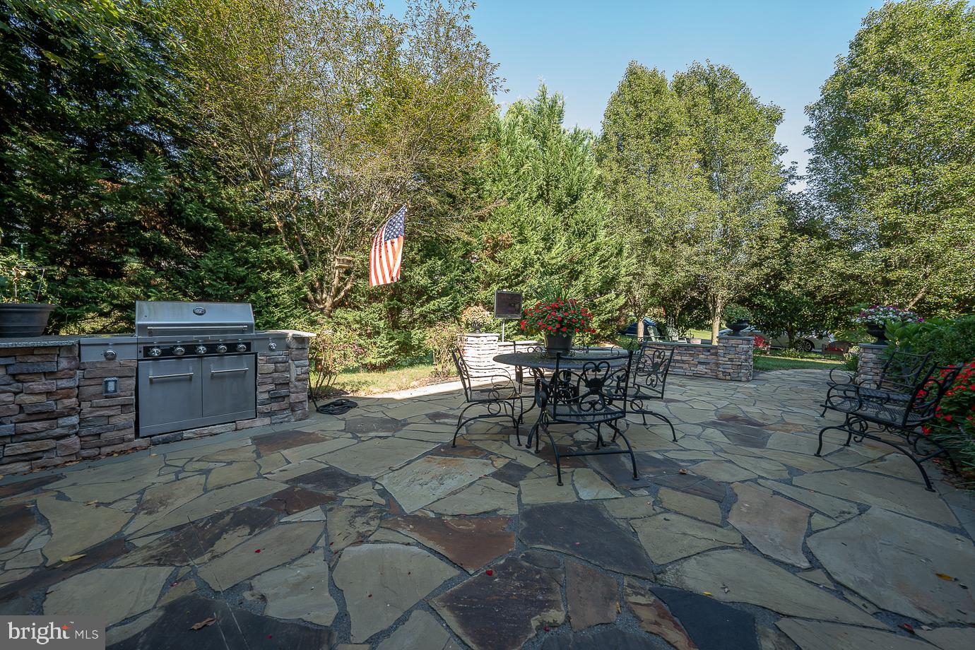 EST AT MILL CREEK - Residential