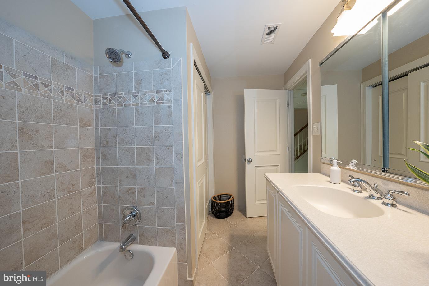 EST AT MILL CREEK - Residential