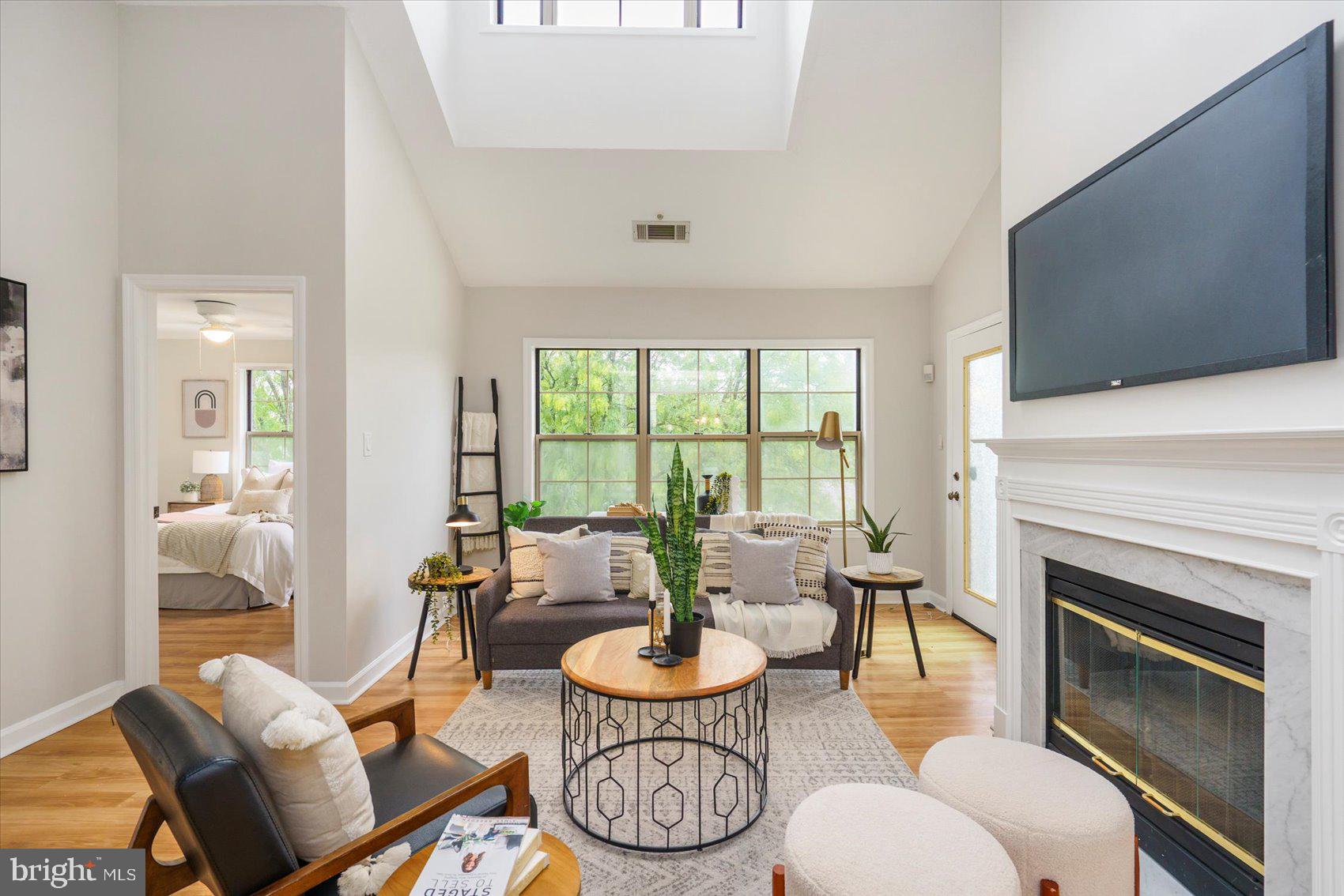 FALLS GABLE - Residential