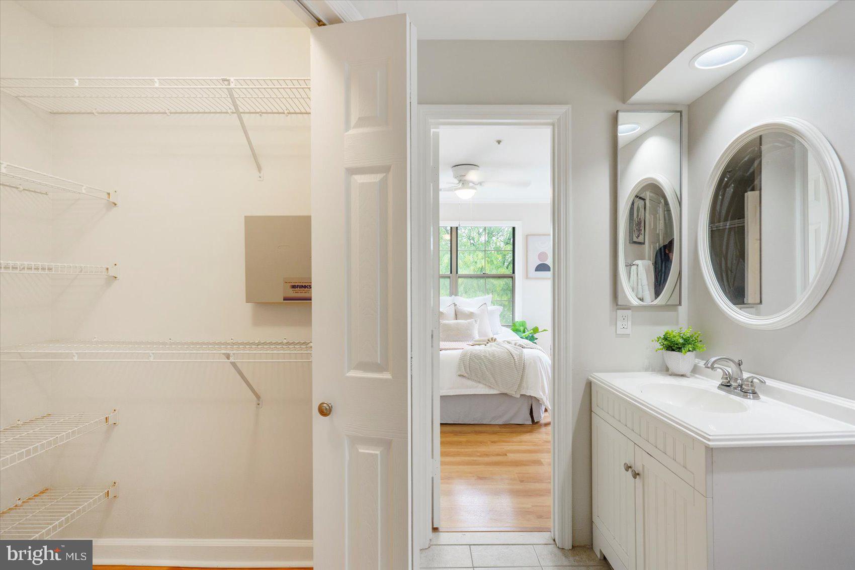 FALLS GABLE - Residential