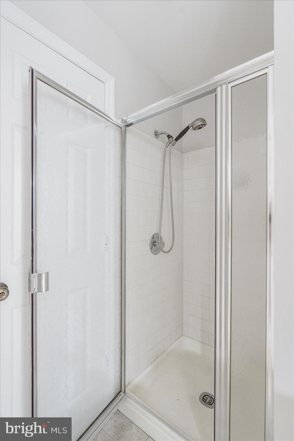 FALLS GABLE - Residential