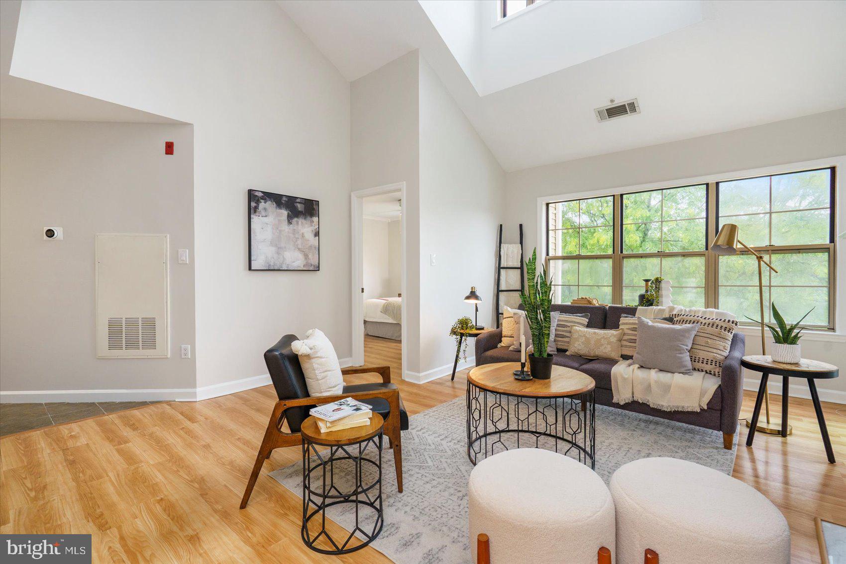 FALLS GABLE - Residential