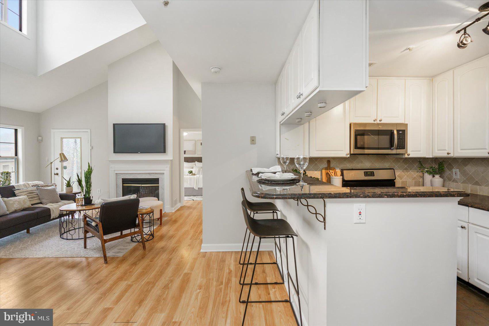 FALLS GABLE - Residential