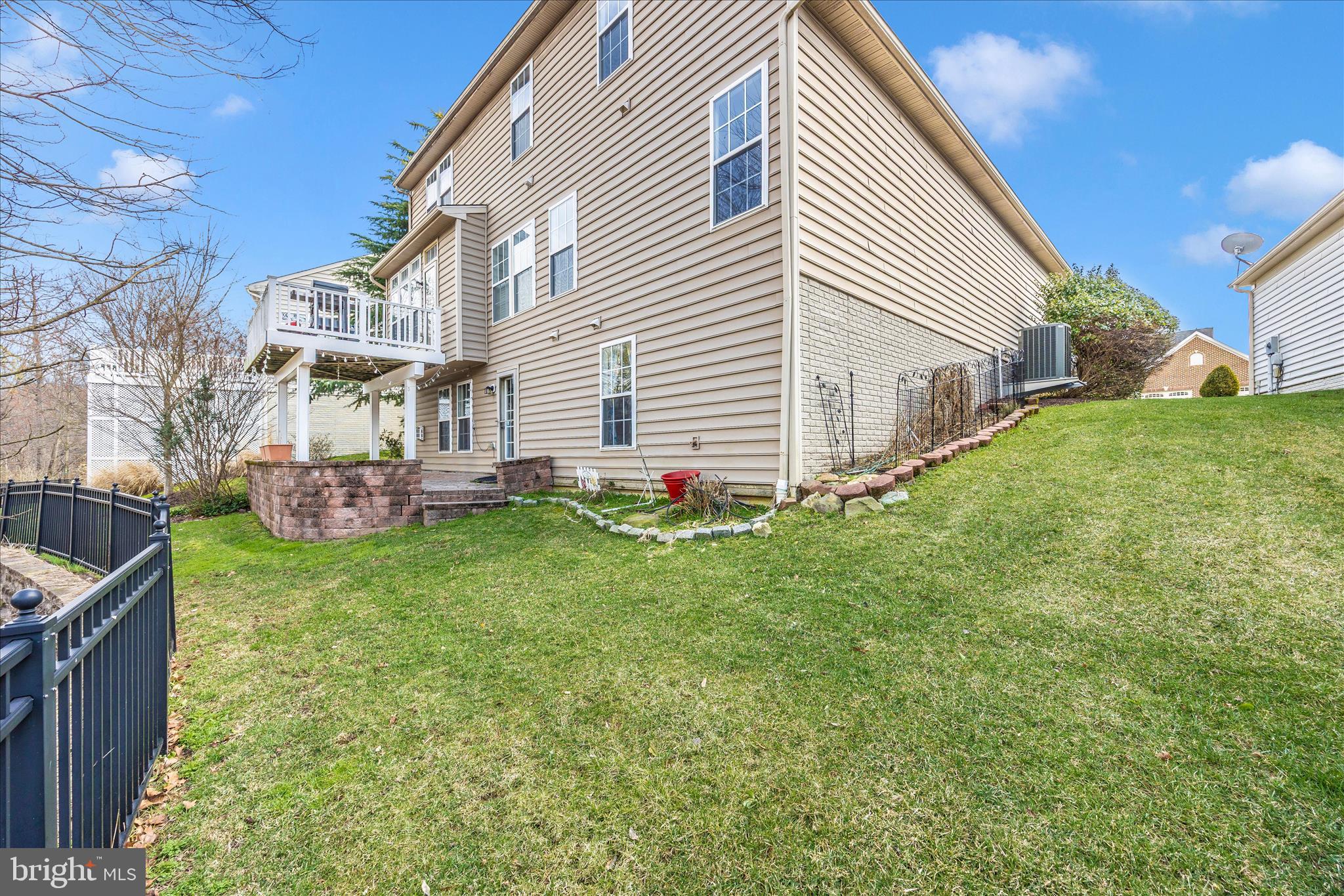 SIGNATURE CLUB AT GREENVIEW - Residential