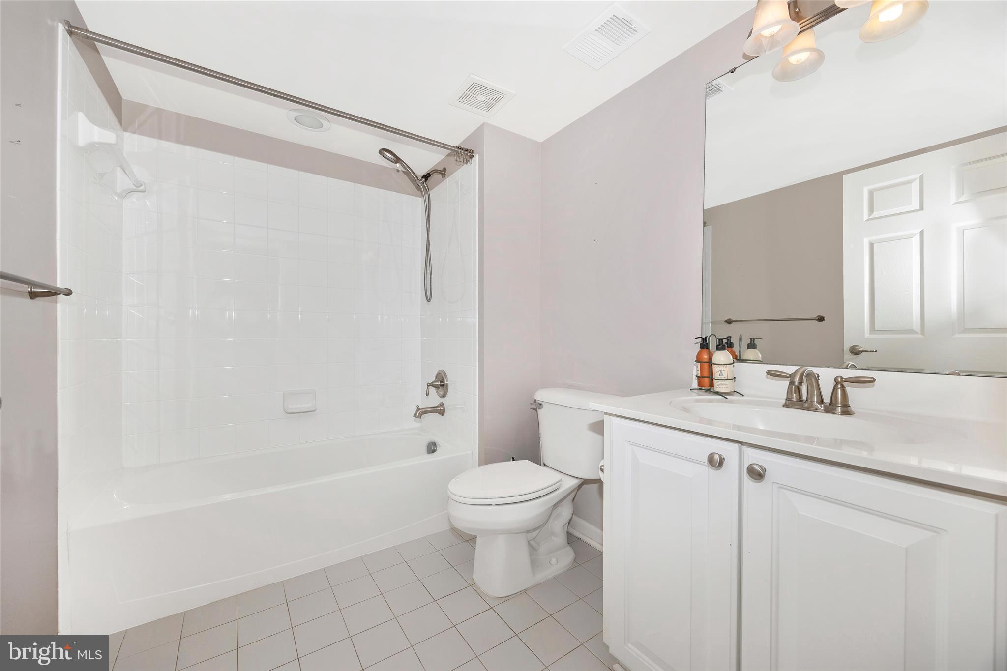 SIGNATURE CLUB AT GREENVIEW - Residential