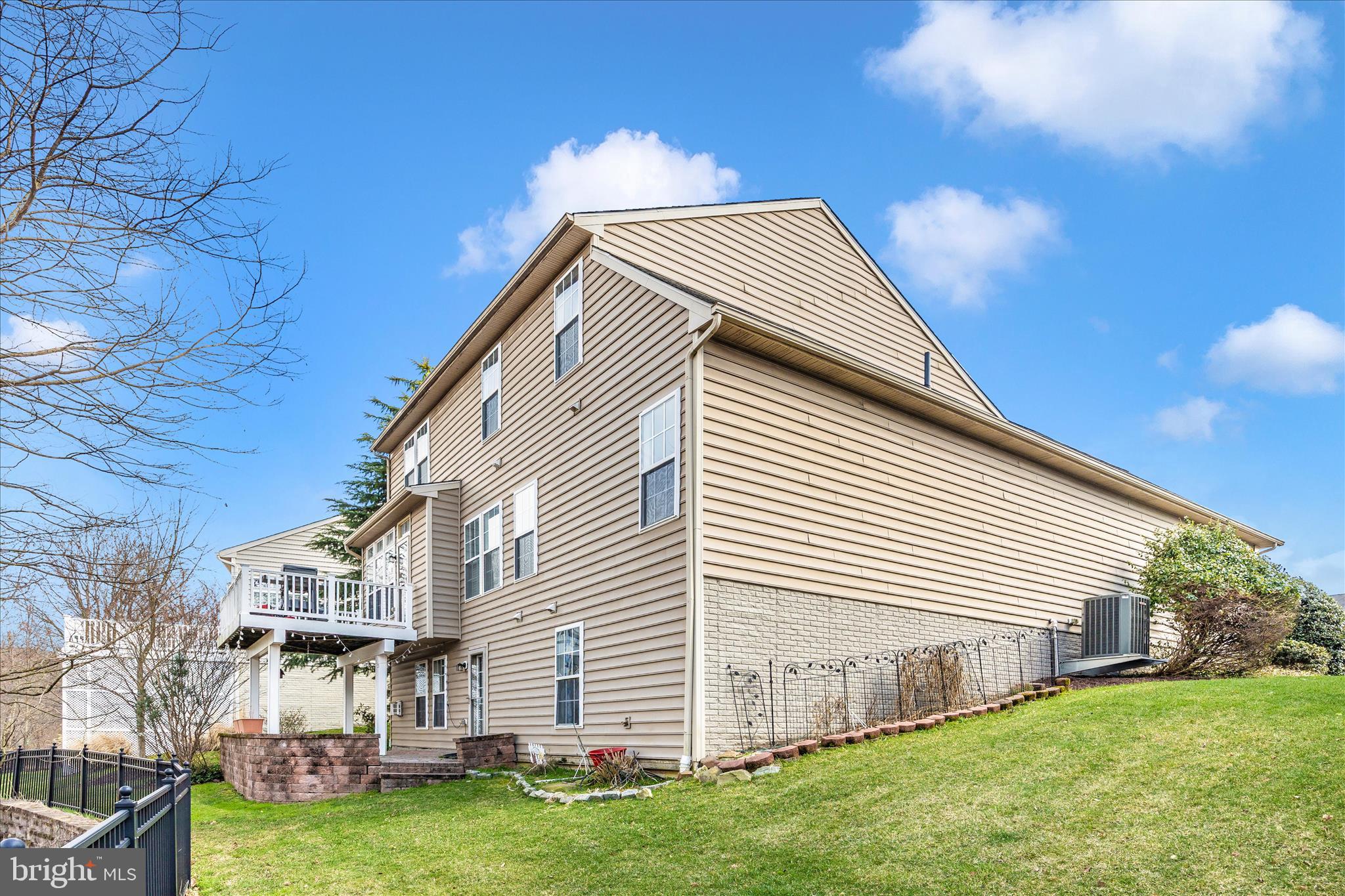 SIGNATURE CLUB AT GREENVIEW - Residential