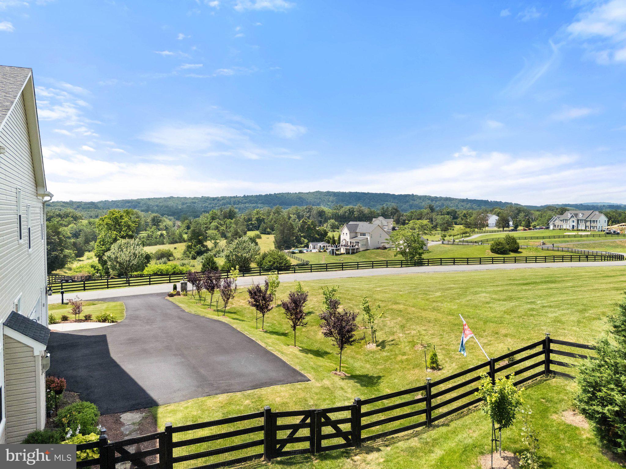 STONE FOX ESTATES - Residential