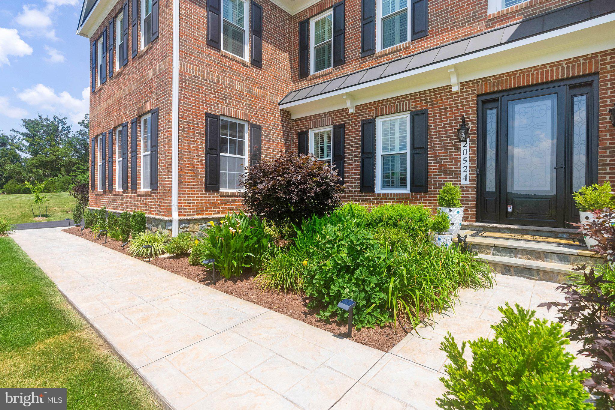 STONE FOX ESTATES - Residential