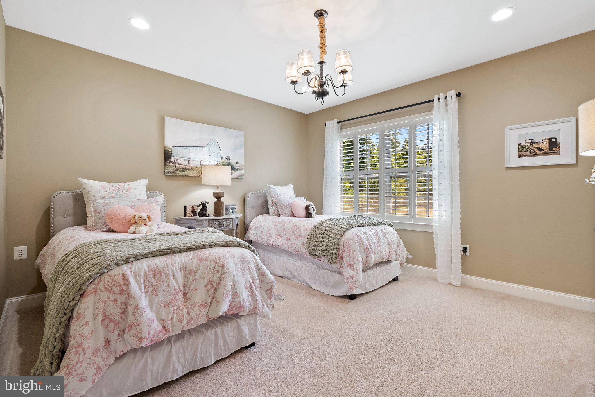 STONE FOX ESTATES - Residential