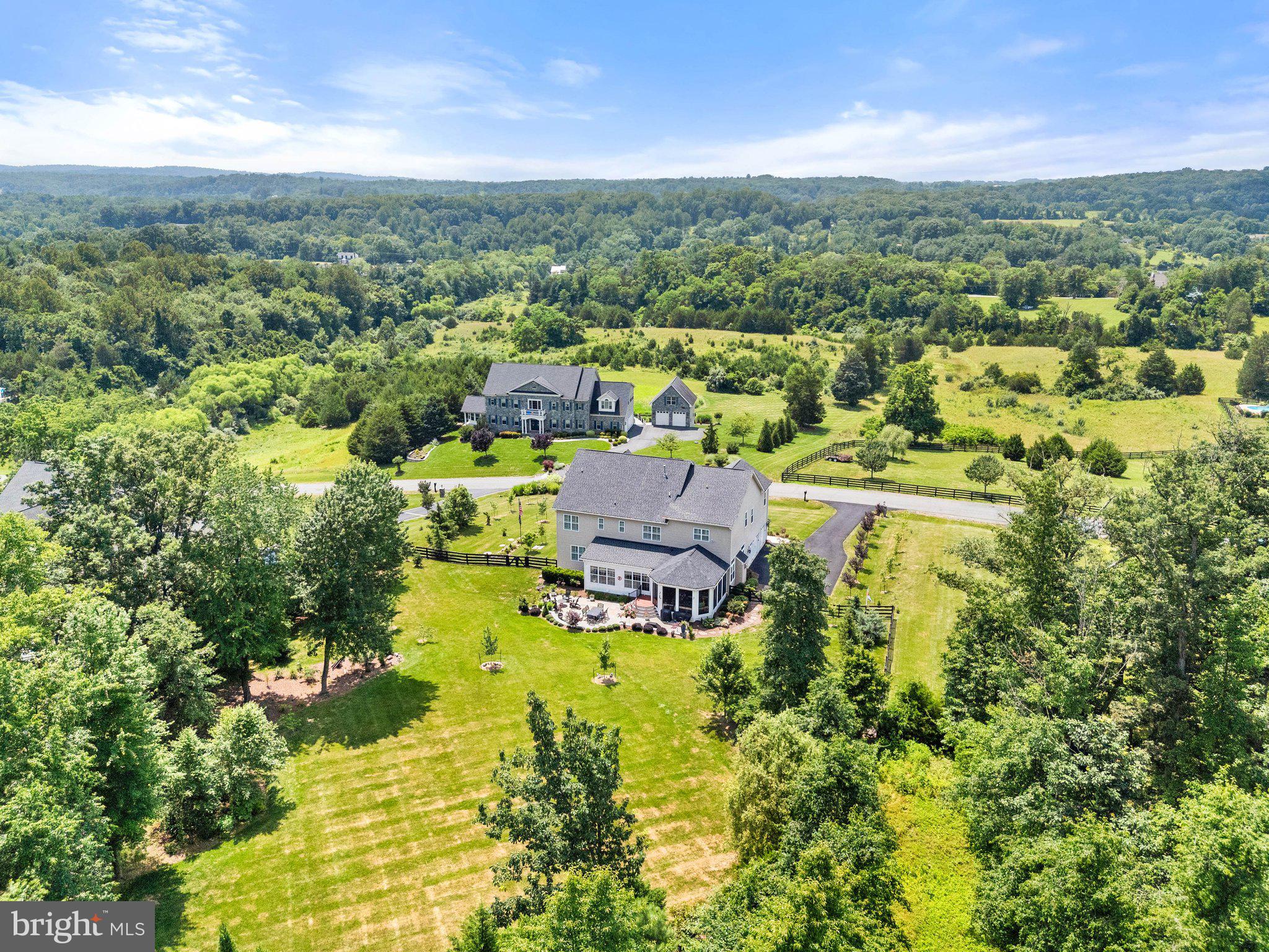 STONE FOX ESTATES - Residential