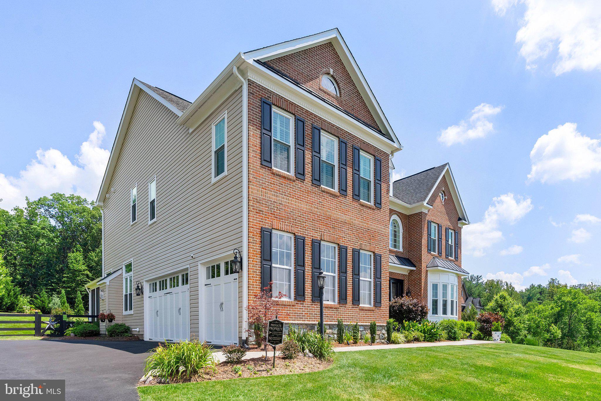 STONE FOX ESTATES - Residential