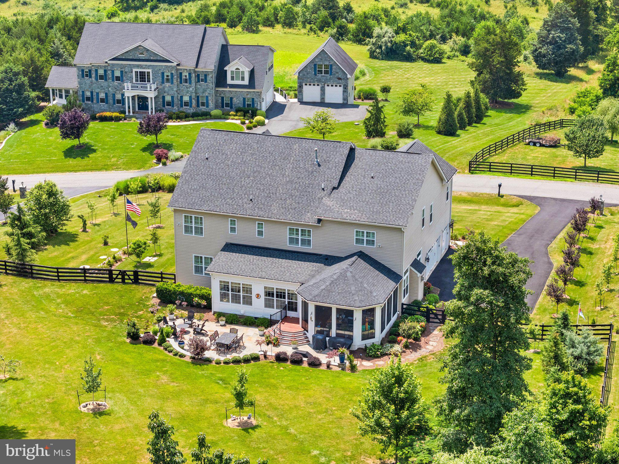 STONE FOX ESTATES - Residential