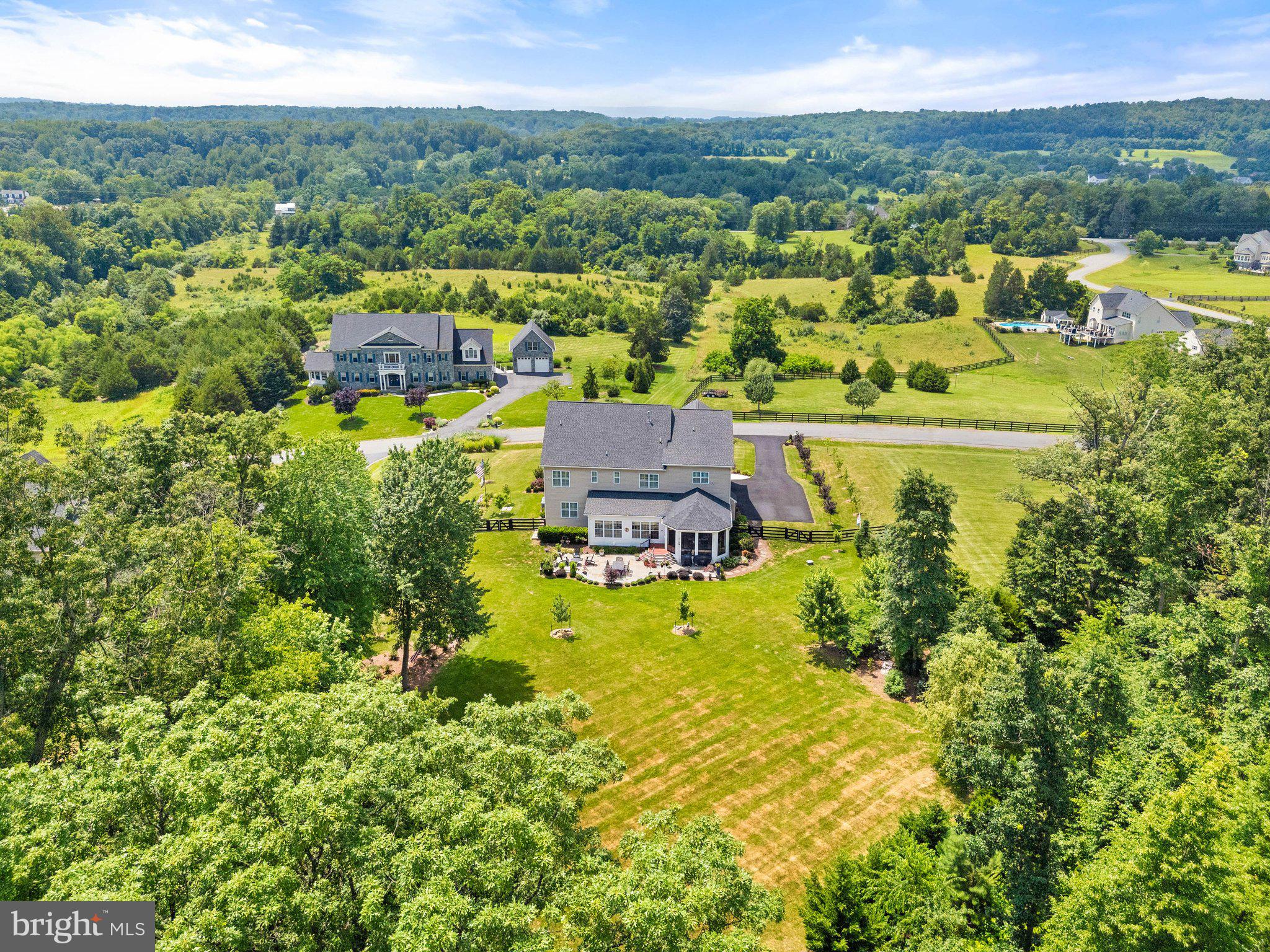 STONE FOX ESTATES - Residential