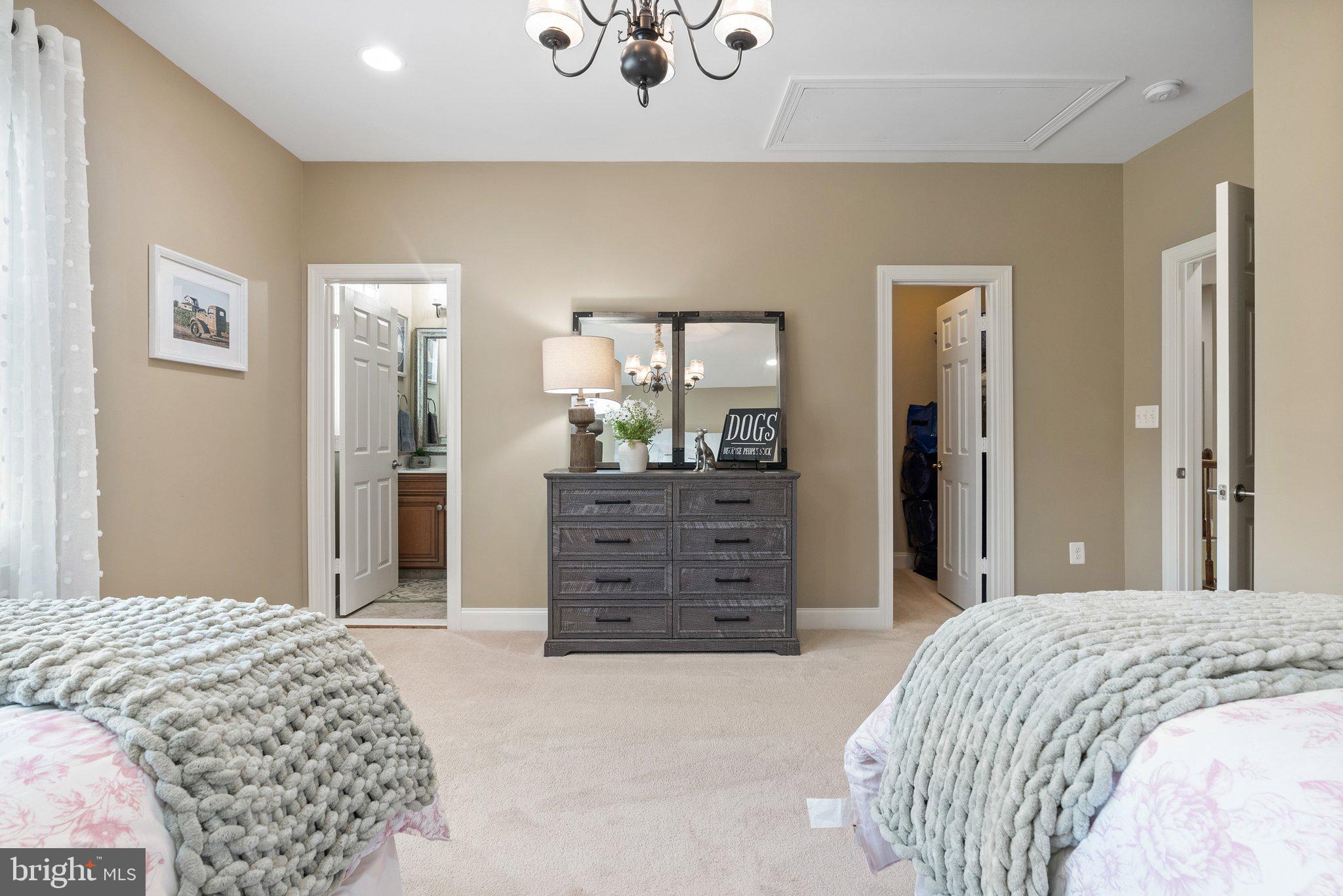 STONE FOX ESTATES - Residential