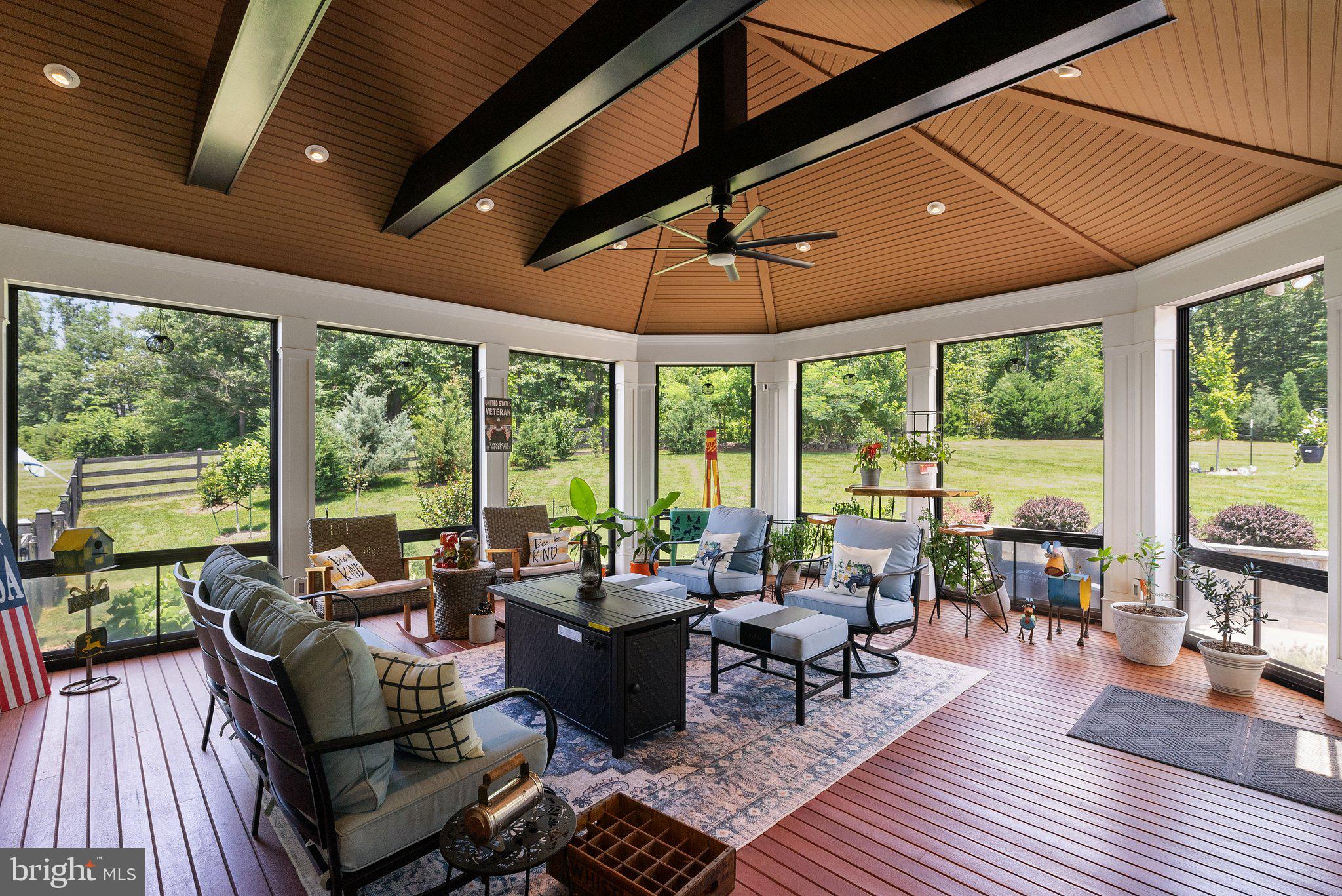 STONE FOX ESTATES - Residential