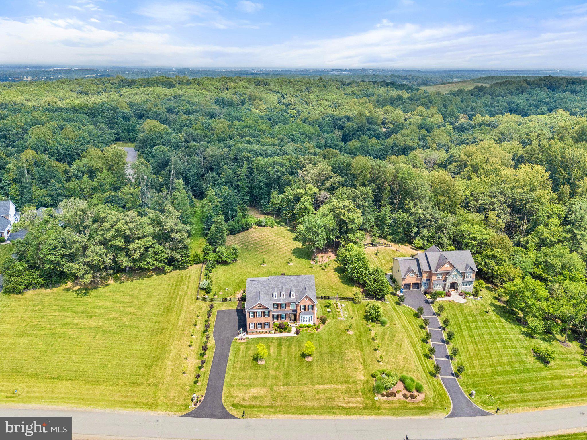 STONE FOX ESTATES - Residential