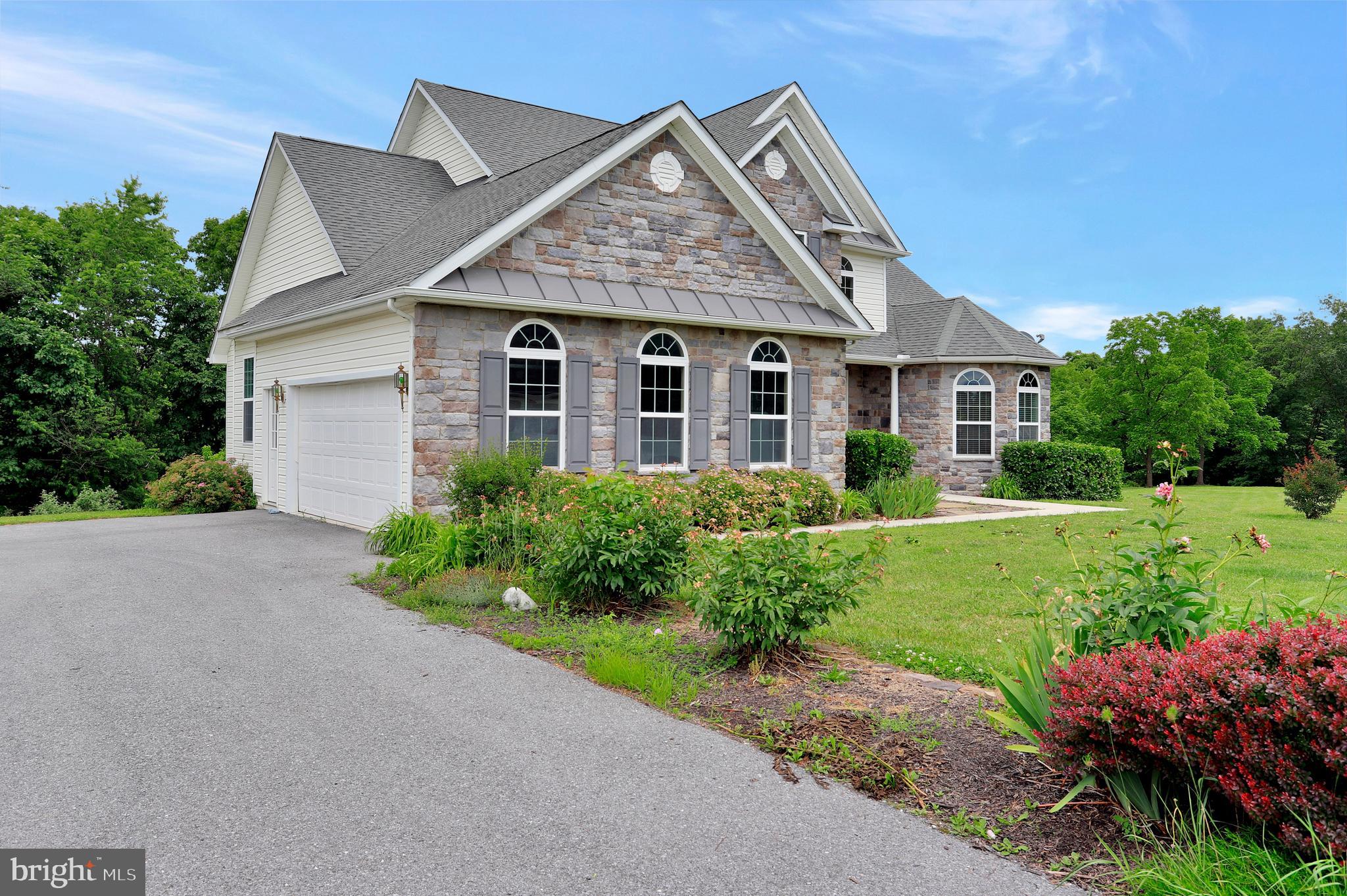 POINT VIEW ESTATES - Residential