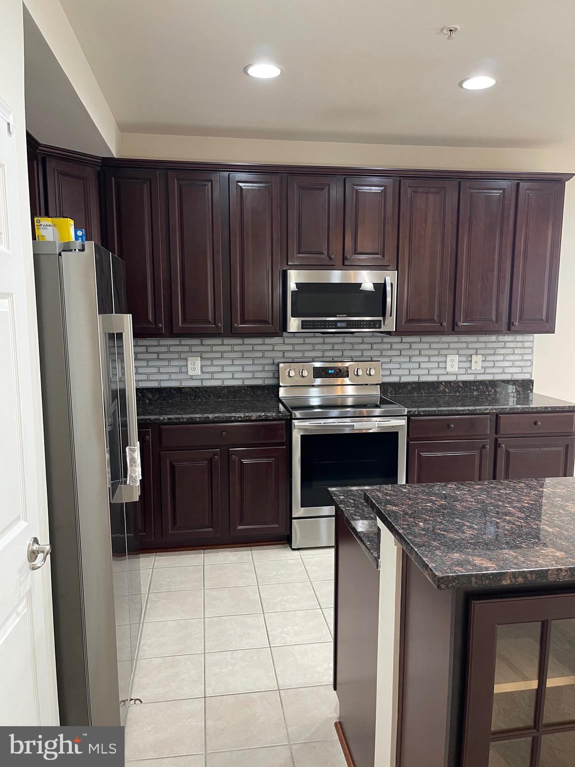 ELKRIDGE CROSSING - Residential Lease