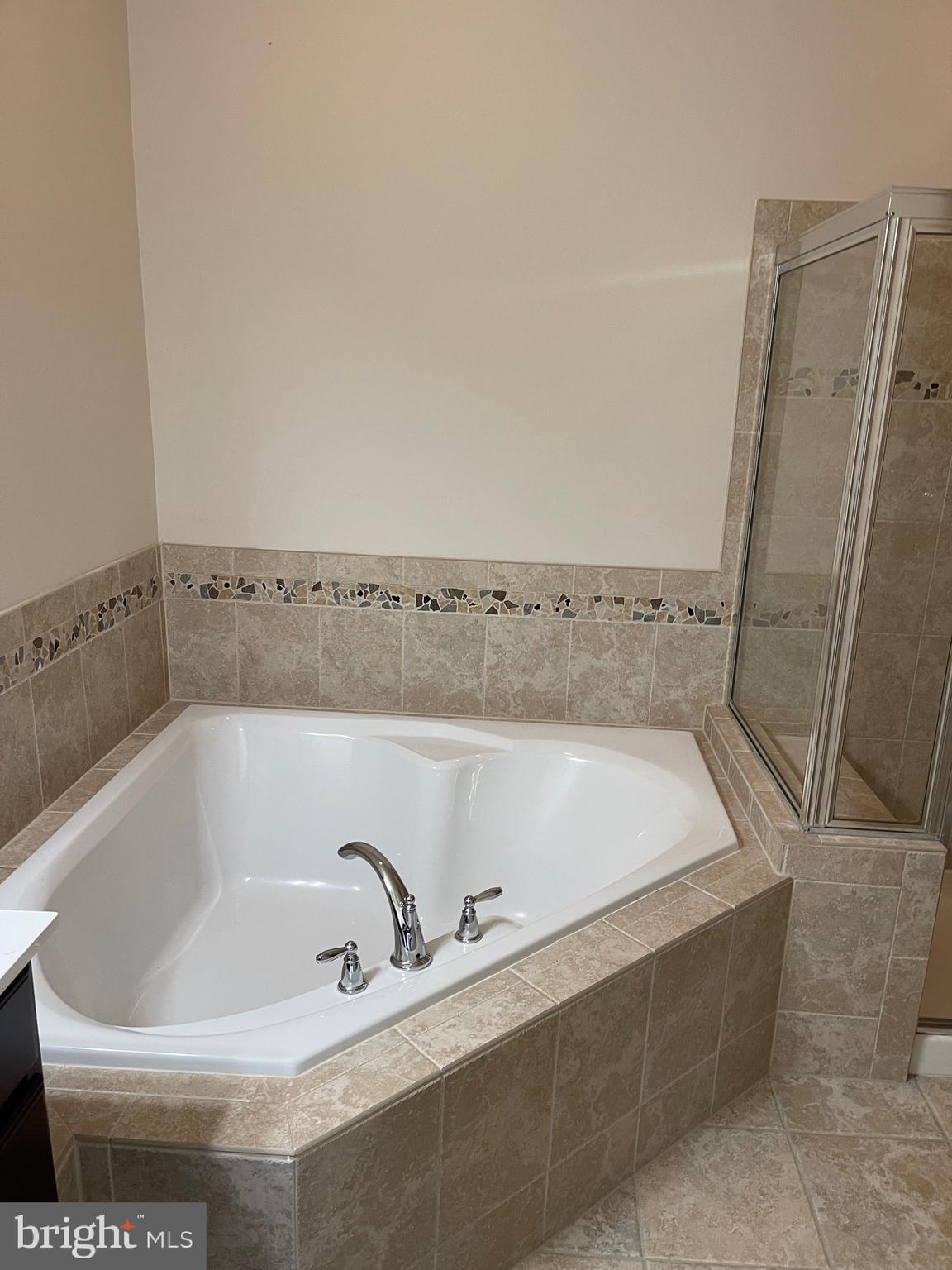 ELKRIDGE CROSSING - Residential Lease