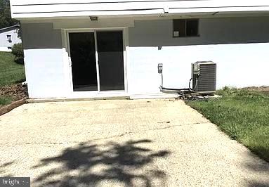 FOREST KNOLLS - Residential Lease