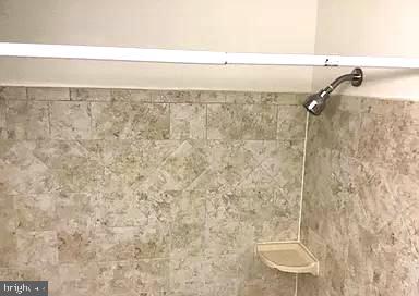 FOREST KNOLLS - Residential Lease