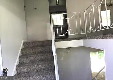 FOREST KNOLLS - Residential Lease