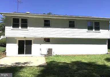 FOREST KNOLLS - Residential Lease