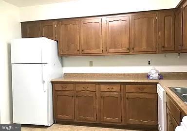 FOREST KNOLLS - Residential Lease