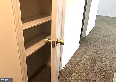 FOREST KNOLLS - Residential Lease