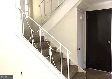 FOREST KNOLLS - Residential Lease