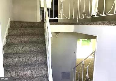 FOREST KNOLLS - Residential Lease