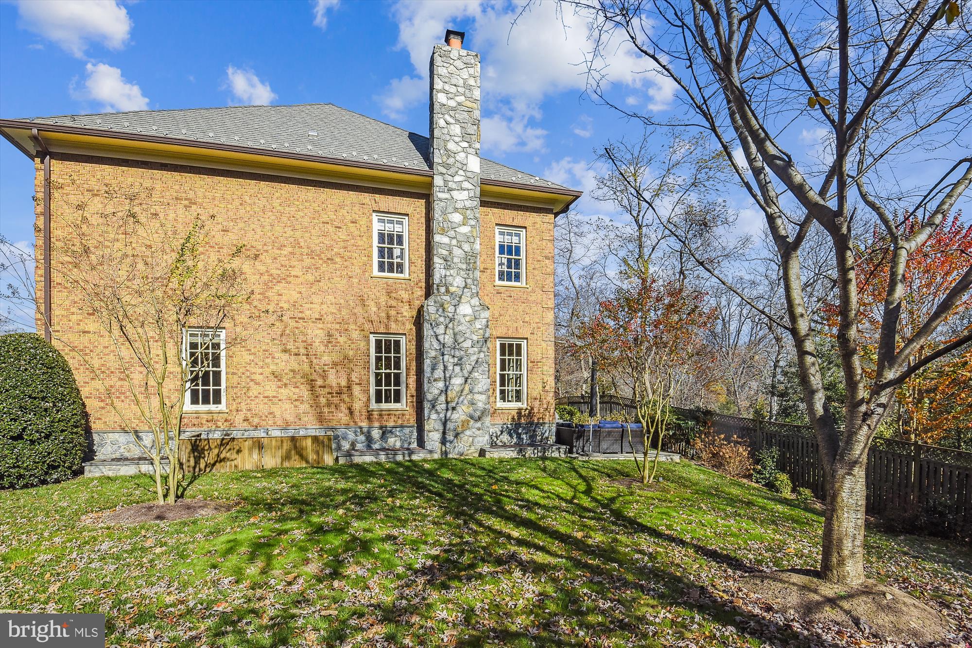 POTOMAC PLACE - Residential